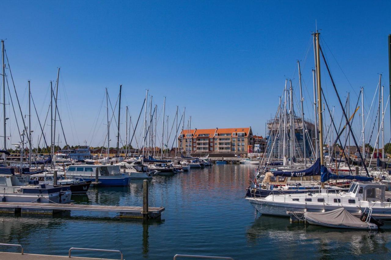 'T Zeeuwse Achteruusje Villa Sint Annaland Bagian luar foto